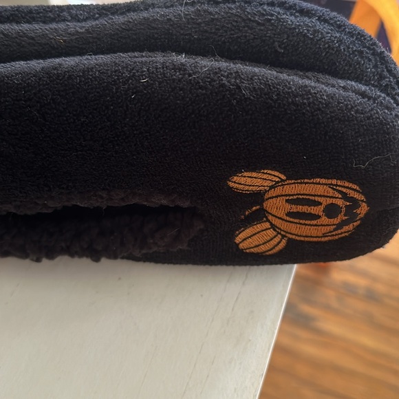 Mickey comfy Halloween slippers - Picture 3 of 3